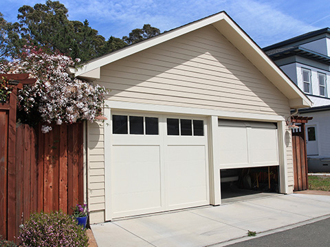 ON ROUTE Garage Door
